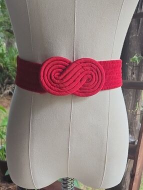 Red Stretchy Fabric Belt With Swirl Clasp